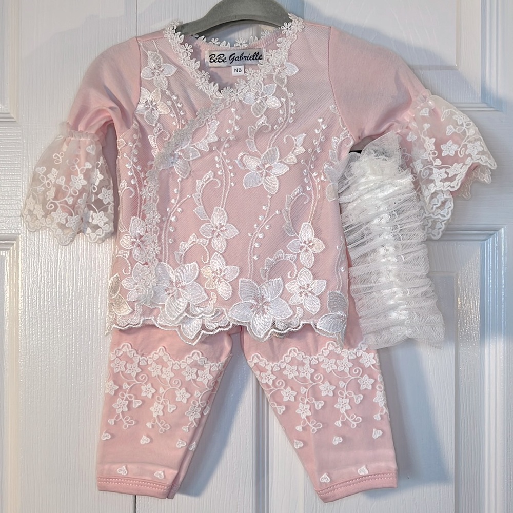 Newborn pink/lace 3-piece set (top, bottom, headband)